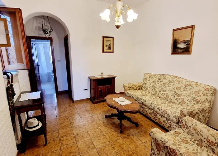 Appartamento-Castro Pretorio